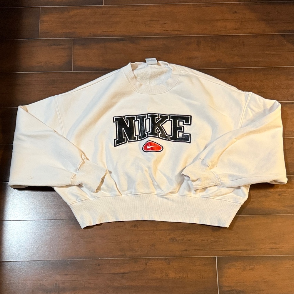 Nike Cream Crewneck Sweater